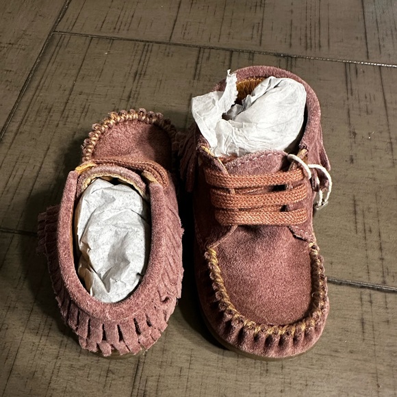 New in Box Oca-Loca pink moccasin bootie. Size 4-5c toddler. - Picture 4 of 5